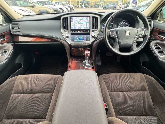 2013 Toyota Crown Royal Series