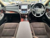 2013 Toyota Crown Royal Series