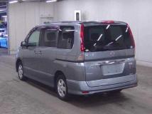 2009 Nissan Serena