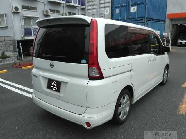 2005 Nissan Serena