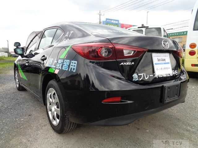 2018 Mazda Axela