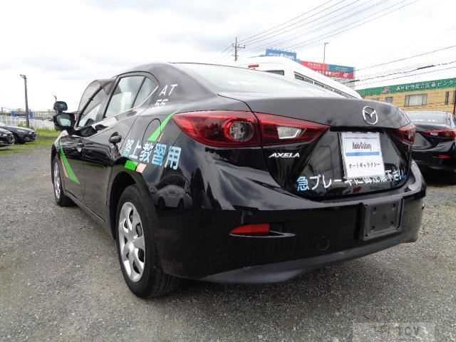 2018 Mazda Axela