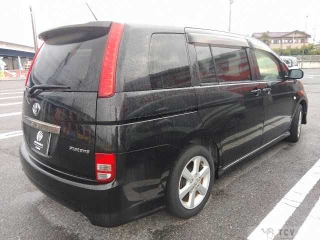 2005 Toyota Isis