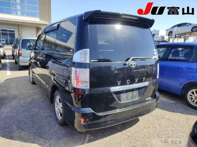 2007 Toyota Voxy