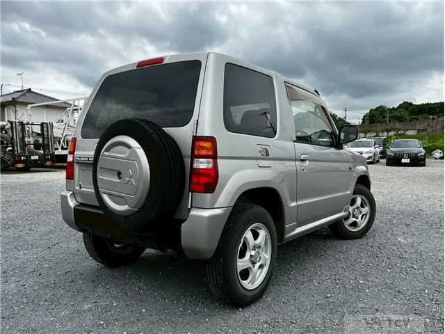2000 Mitsubishi Pajero Mini