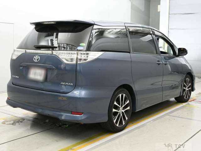 2013 Toyota Estima