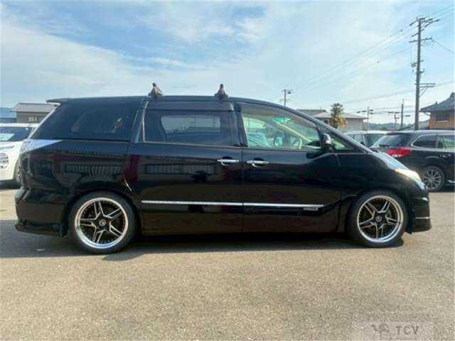 2011 Toyota Estima Hybrid