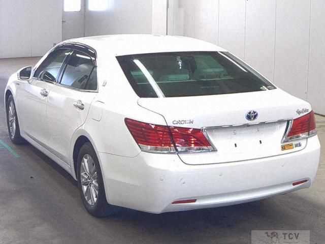 2013 Toyota Crown Hybrid