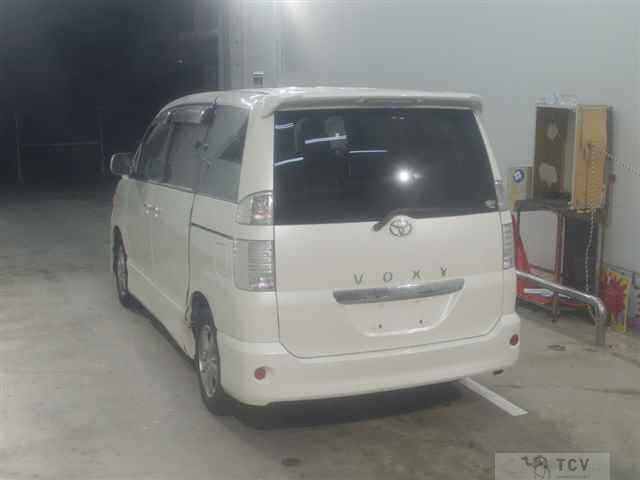 2006 Toyota Voxy