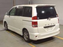 2005 Toyota Noah