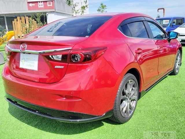 2016 Mazda Axela