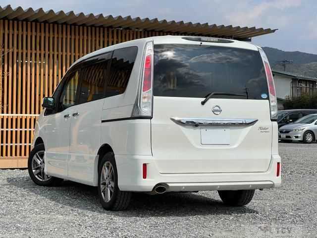 2011 Nissan Serena