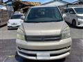 2004 Toyota Voxy