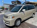 2004 Toyota Voxy