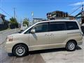 2004 Toyota Voxy