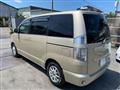 2004 Toyota Voxy