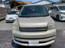 2004 Toyota Voxy