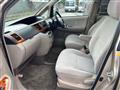 2004 Toyota Noah