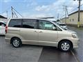 2004 Toyota Noah