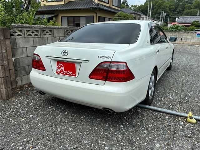 2004 Toyota Crown
