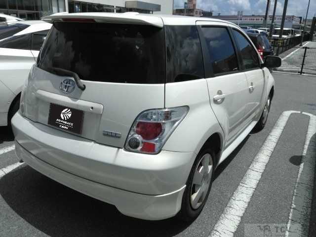 2005 Toyota IST