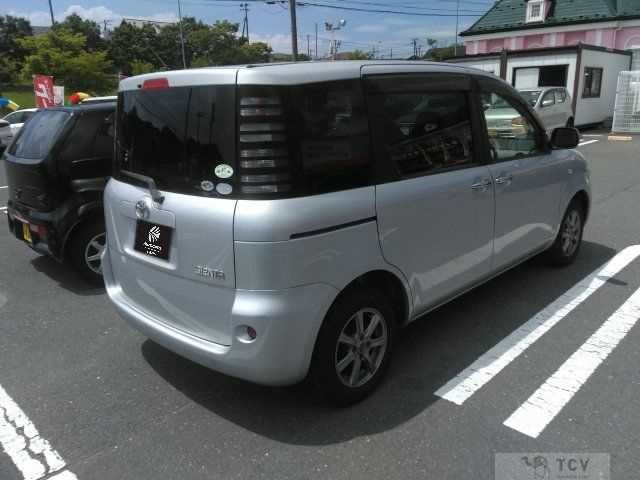 2005 Toyota Sienta