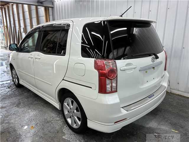 2010 Toyota Raum