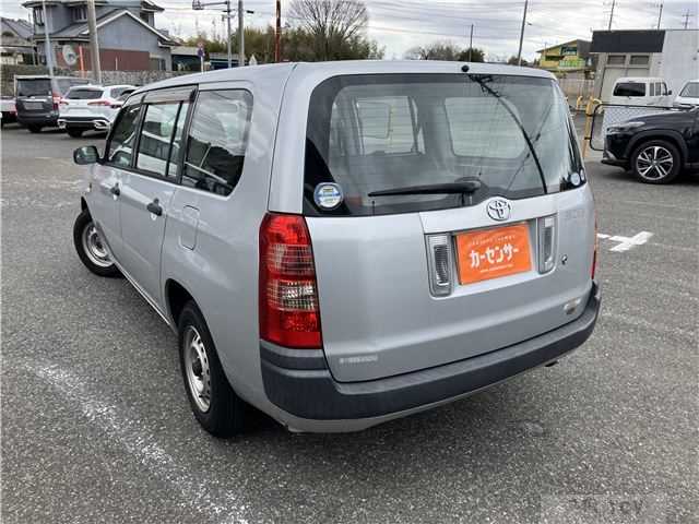 2004 Toyota Succeed Van