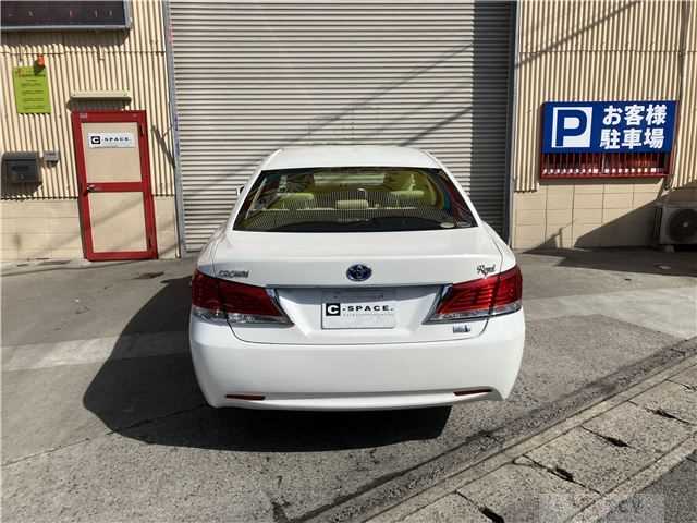 2013 Toyota Crown Hybrid