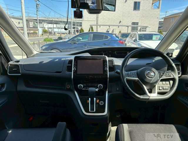 2017 Nissan Serena