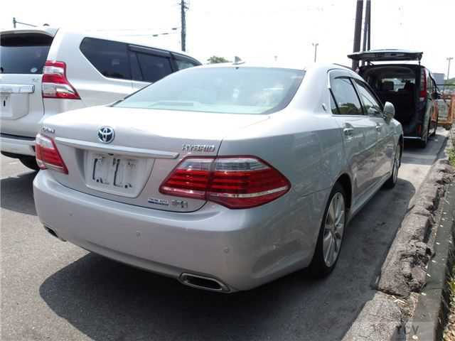 2012 Toyota Crown Hybrid