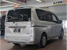 2015 Nissan Serena