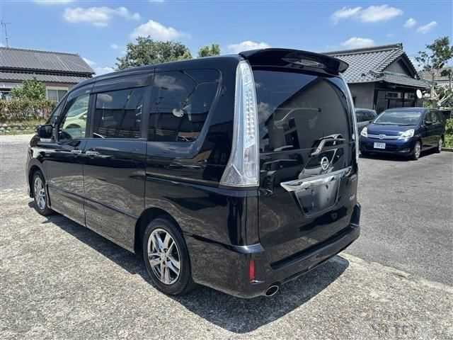 2013 Nissan Serena