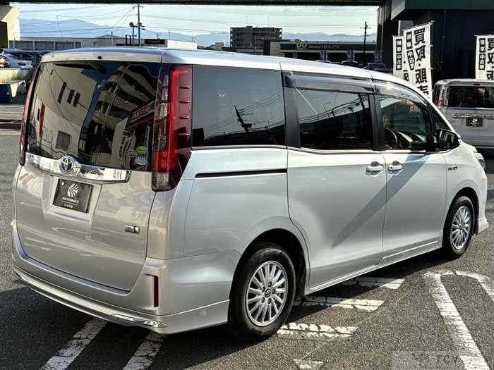 2014 Toyota Noah
