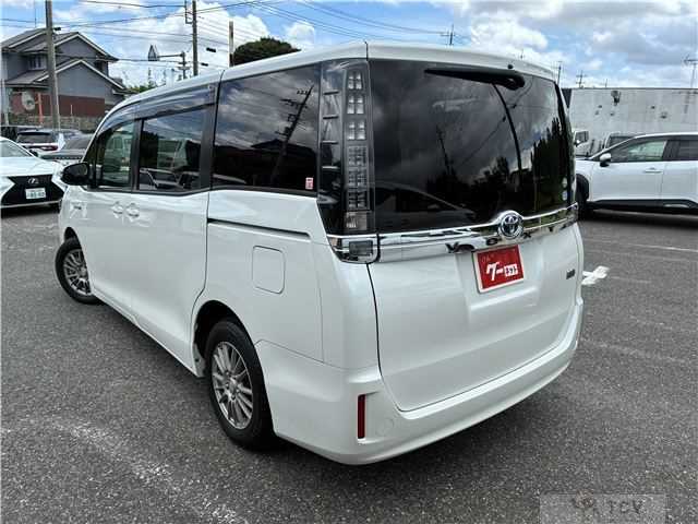 2015 Toyota Voxy