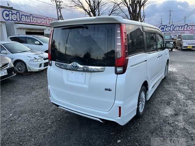 2015 Toyota Noah