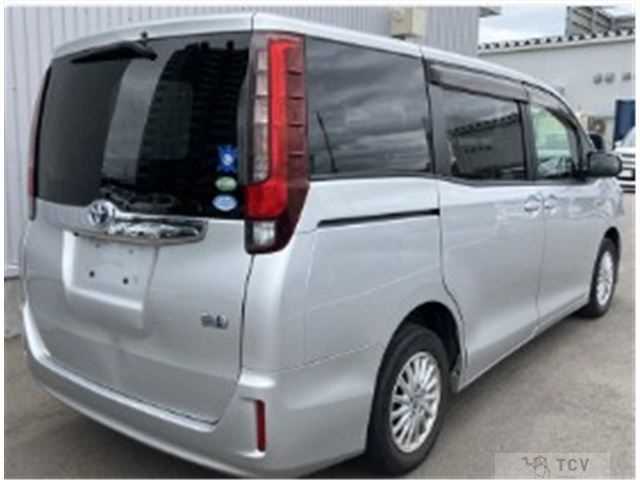2015 Toyota Noah