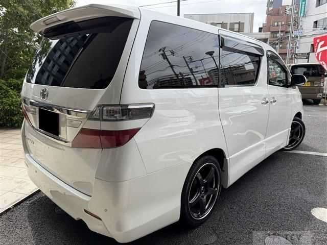 2013 Toyota Vellfire