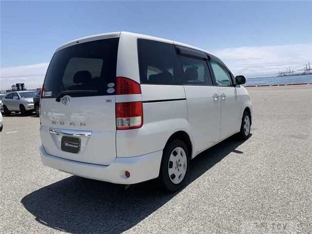 2007 Toyota Noah