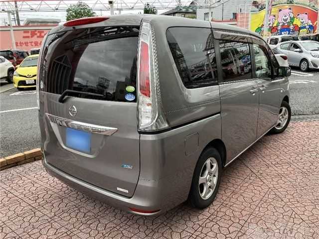 2012 Nissan Serena