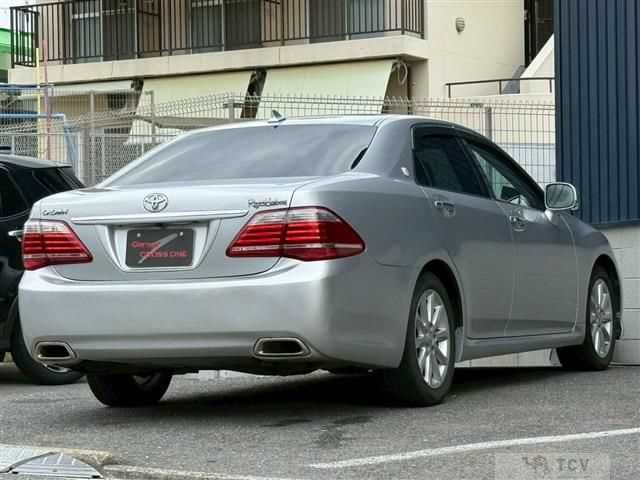2011 Toyota Crown Royal Series