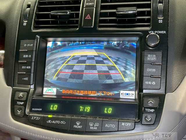 2012 Toyota Crown