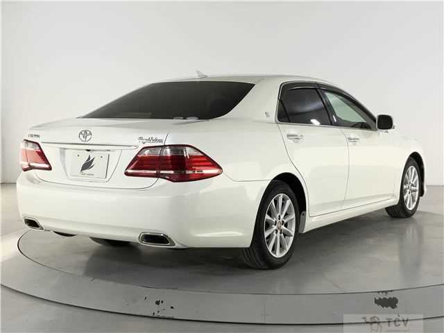 2011 Toyota Crown
