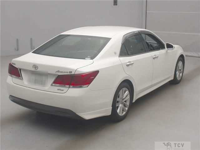 2015 Toyota Crown