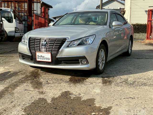 2014 Toyota Crown Royal Series