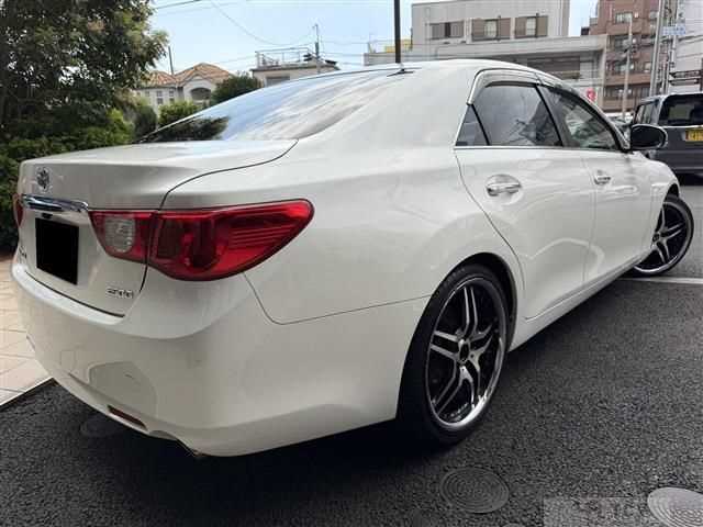 2012 Toyota Mark X