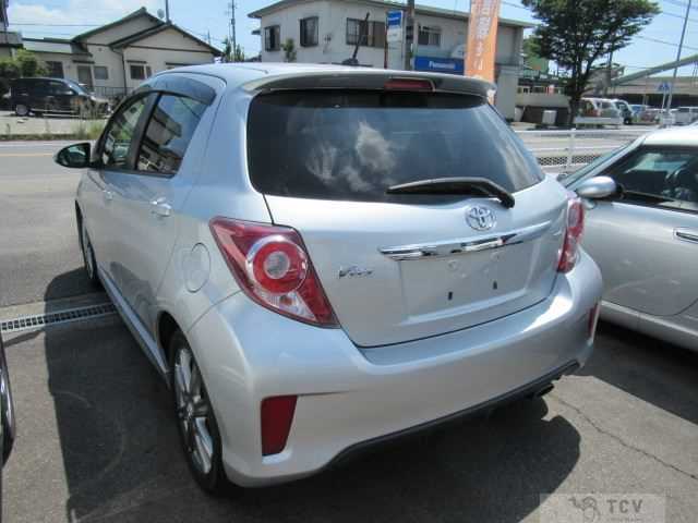 2011 Toyota Vitz