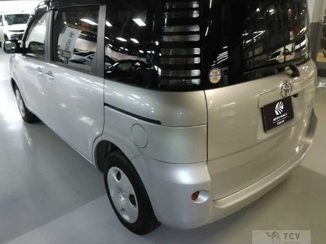 2005 Toyota Sienta