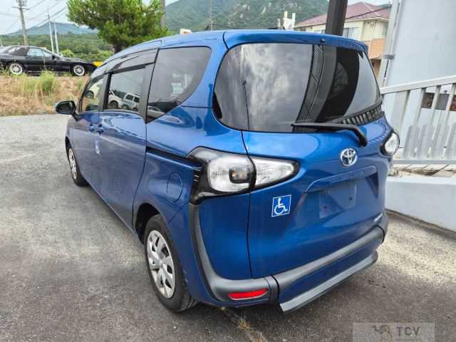 2015 Toyota Sienta