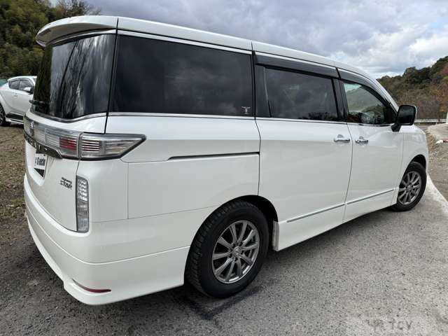 2016 Nissan Elgrand